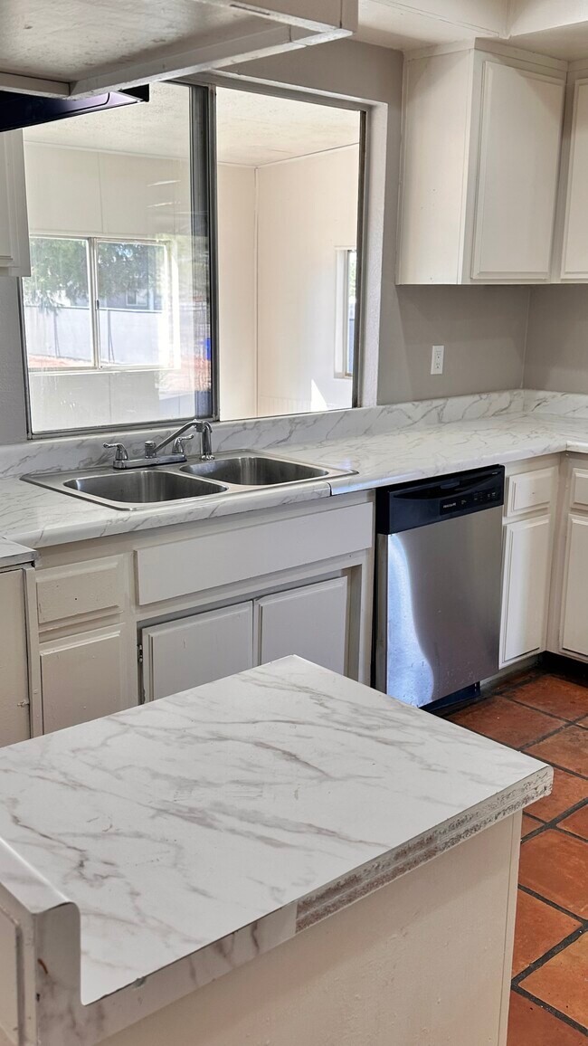 Building Photo - 12692 Senecio Ave