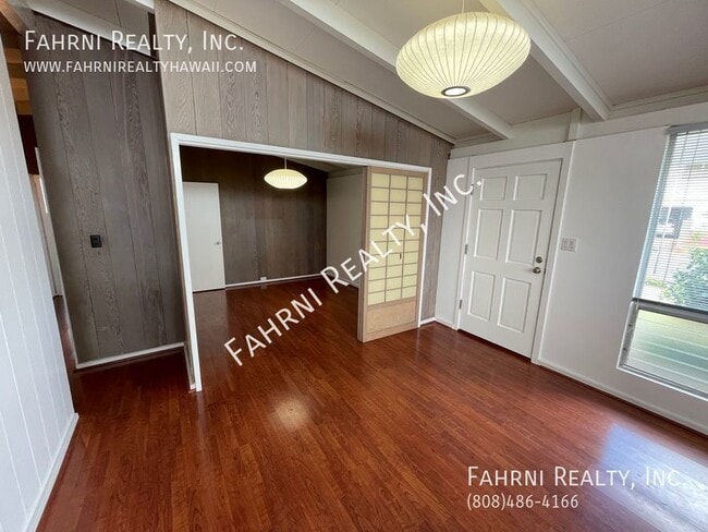 Building Photo - 1472 Kalauipo St