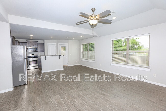 Building Photo - 1503 Purple Finch St