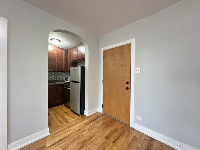 Building Photo - 555 W Arlington