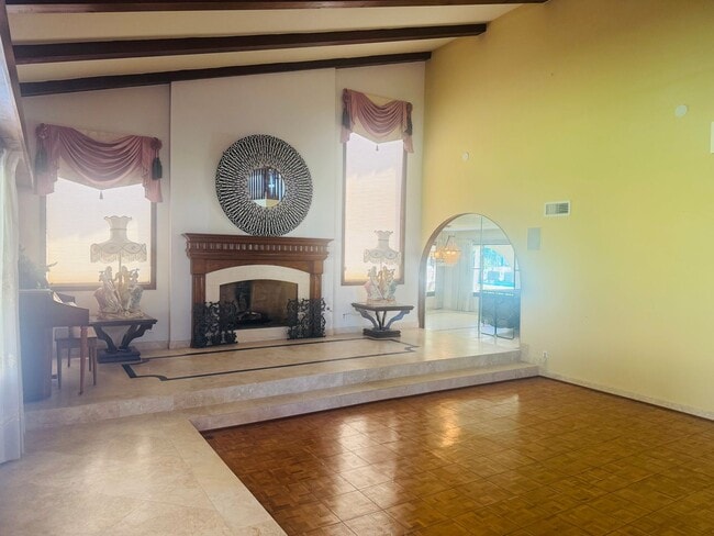 Building Photo - 115 Vientos Rd