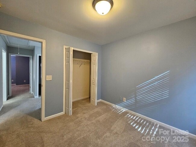 Building Photo - 2219 Crosscut Dr