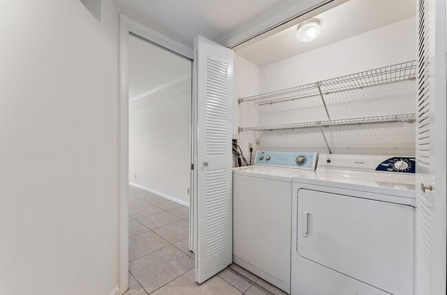 Building Photo - 3 Uno Lago Dr