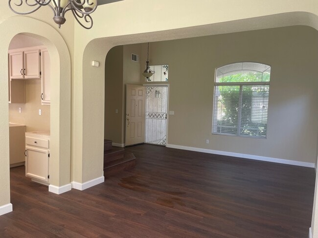 Building Photo - 4009 Shaker Run Cir