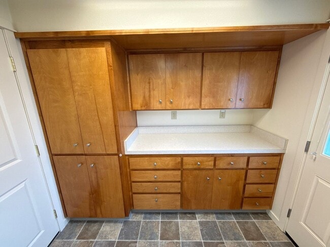 Building Photo - 411 E 3rd St