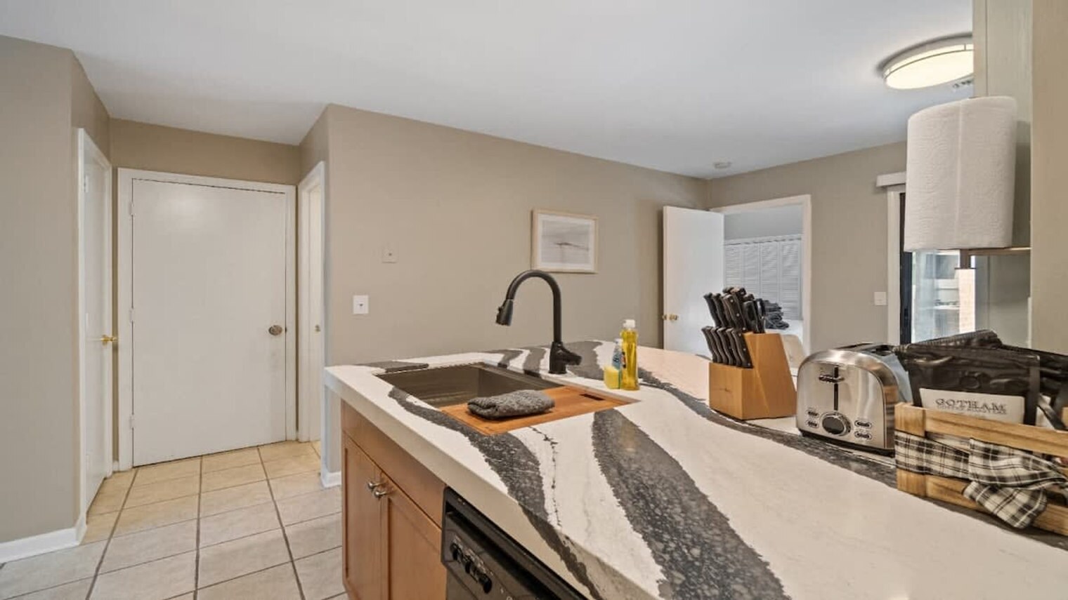 Building Photo - 8039 Charter Oak Ln