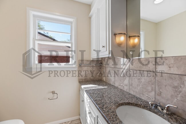 Building Photo - 878 S Fabrique Dr