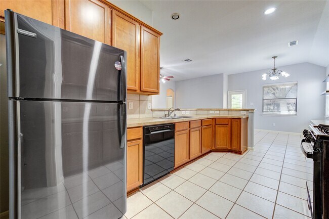 Building Photo - 6030 Starbrook Creek Dr