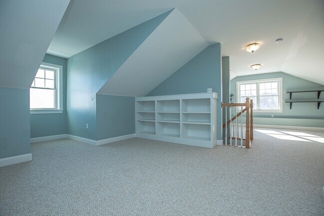 Building Photo - 8 Summer Hill Cir