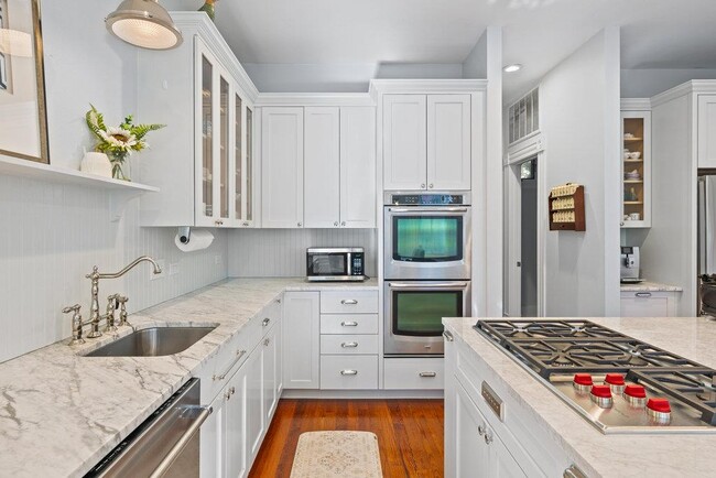 Building Photo - 4104 Avenue F