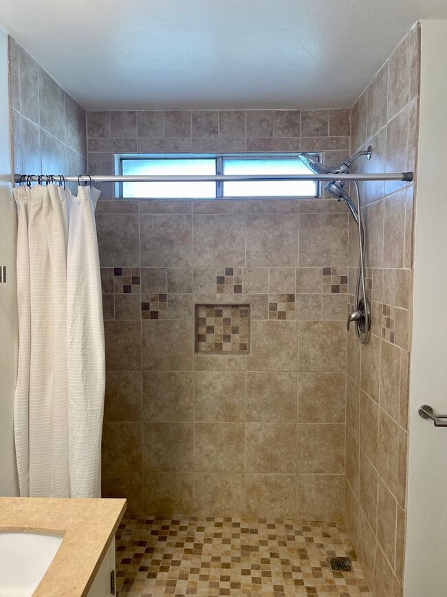 Building Photo - Charming 2B/1B Home in Atascadero