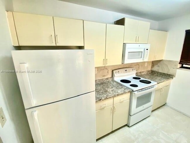 Primary Photo - 550 NW 114th Ave