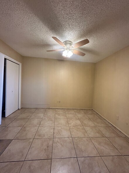 Building Photo - 13248 S Del Rio Rd