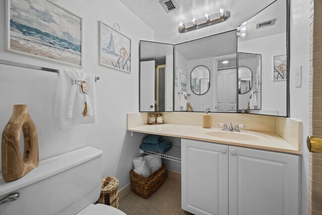 Building Photo - 3540 S Ocean Blvd