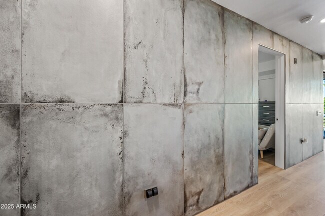 Building Photo - 7167 E Rancho Vista Dr