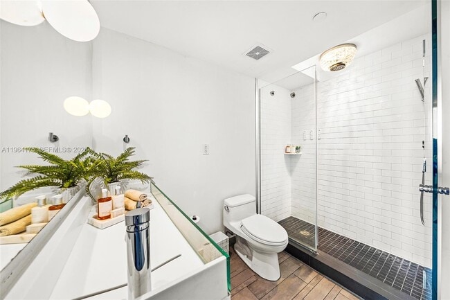 Building Photo - 1100 West Ave