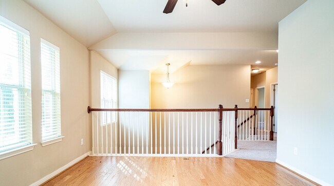 Building Photo - 2301 Giddens Dr