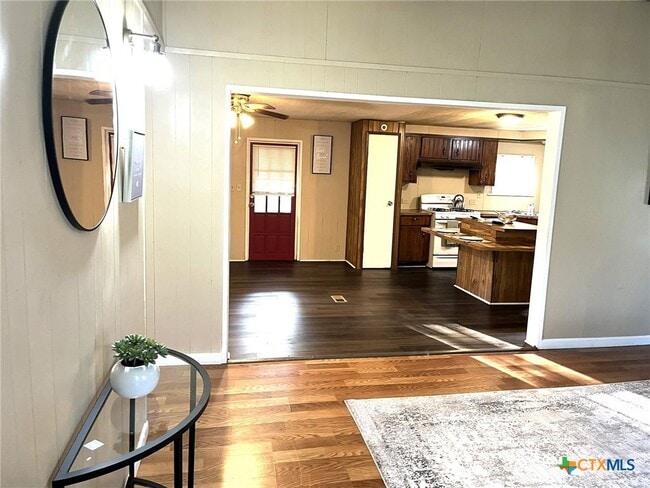 Building Photo - 5576 Helm Ln