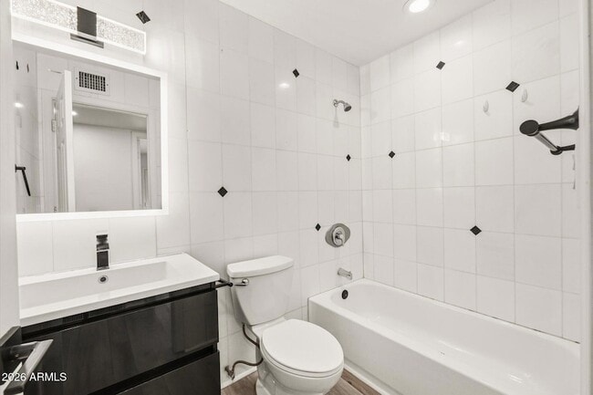 Building Photo - 2219 N 74th Pl