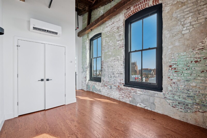 Building Photo - 2547 N Hancock St