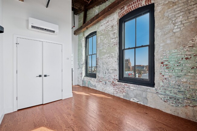 Building Photo - 2545 N Hancock St