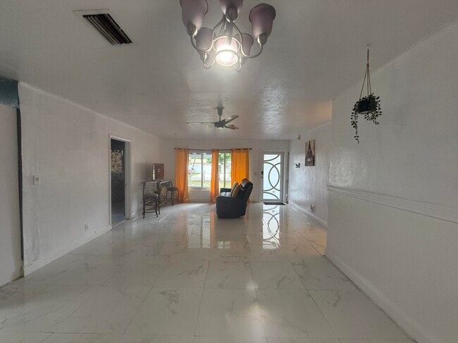 Building Photo - 710 N 66 Terrace