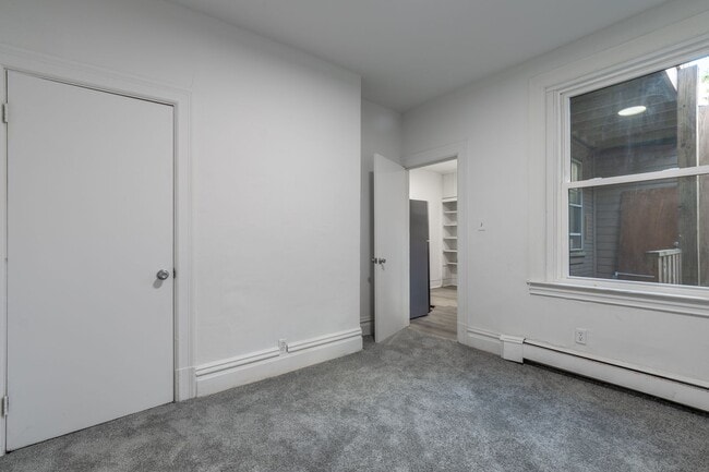 Building Photo - 4913 Yew St