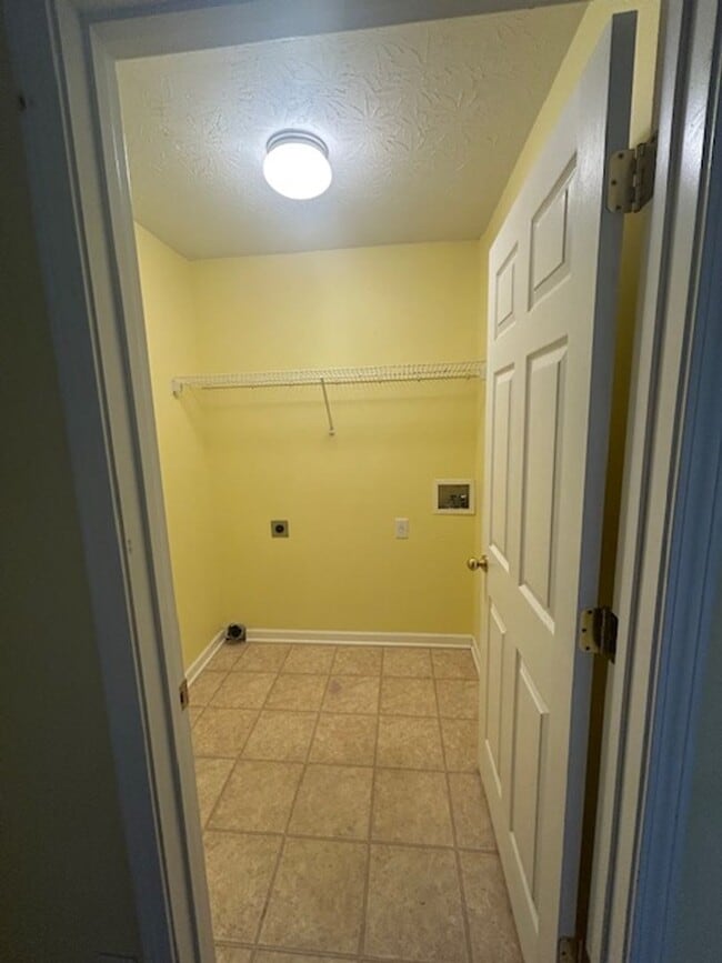 Building Photo - All electric 2 story home in Great Acres          20260608