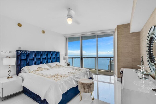 Building Photo - 495 Brickell Ave