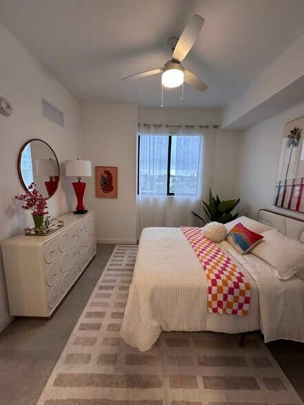 Building Photo - 1849 Madison St