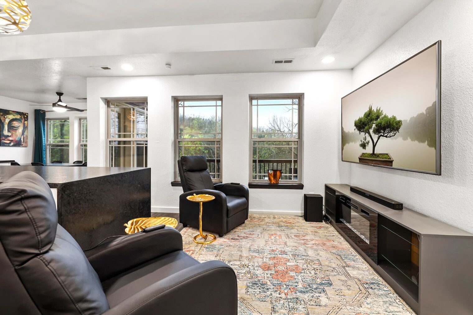 Building Photo - 211 Lakeshore Dr