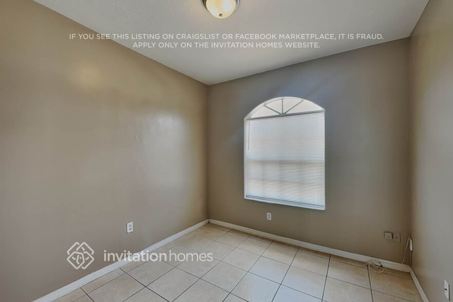 Building Photo - 16960 SW 141st Ave