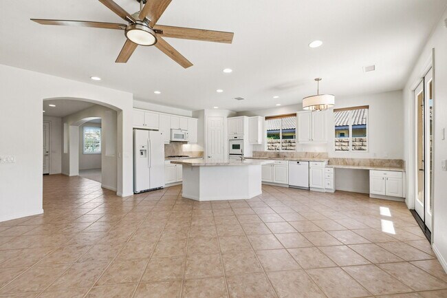 Building Photo - 196 Via San Lucia