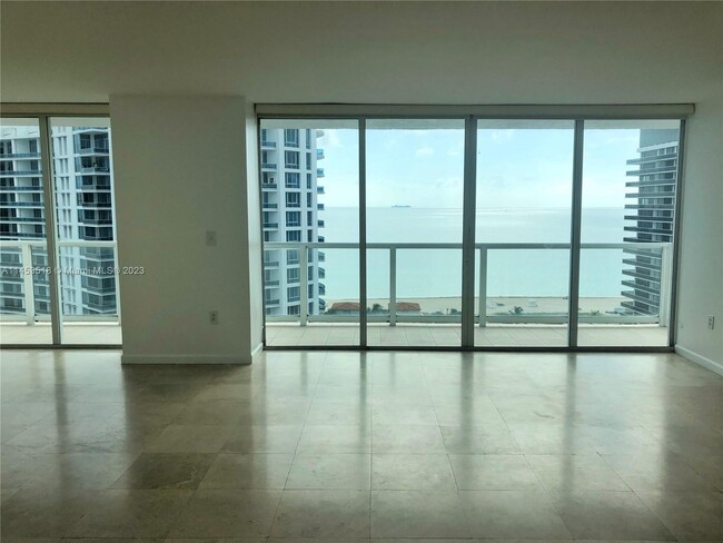 Building Photo - 5900 Collins Ave