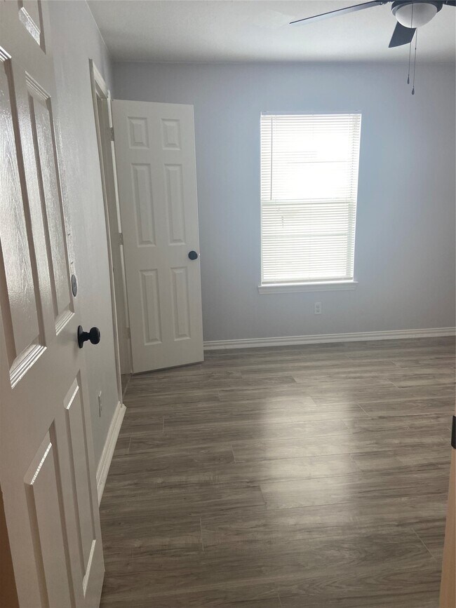 Building Photo - 3304 Twp Grove Ln