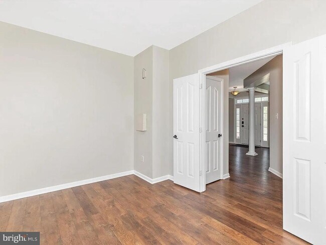 Building Photo - 1713 Dearbought Dr