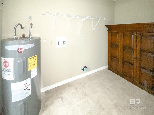 Building Photo - 21846 Mahan Dr