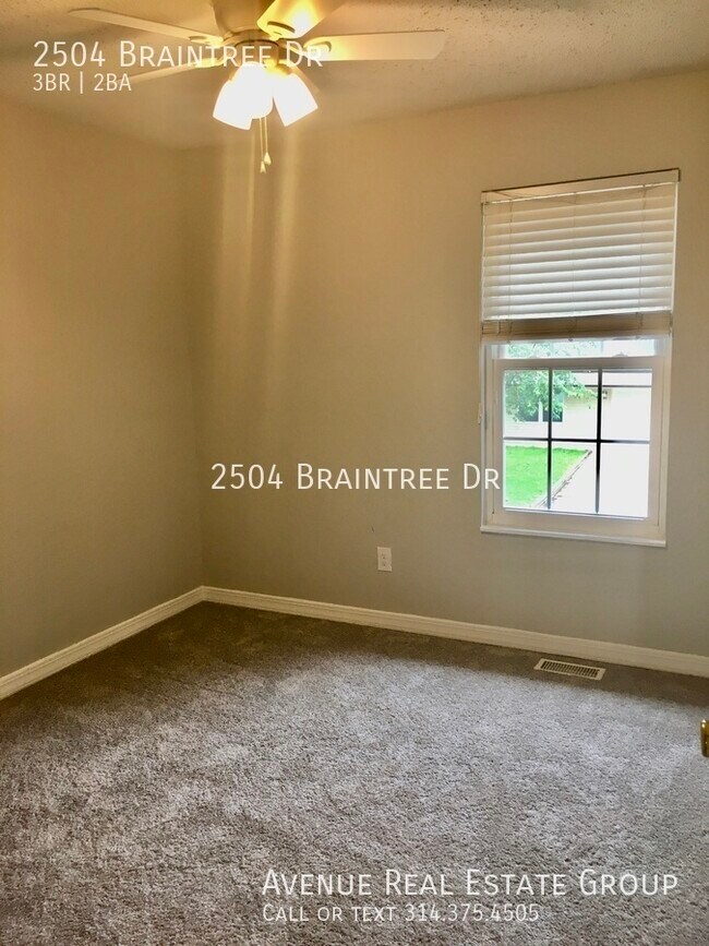 Building Photo - 2504 Braintree Dr