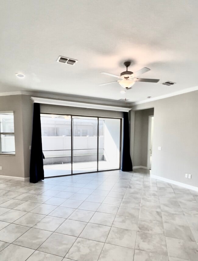 Building Photo - 2766 Hilliard Dr