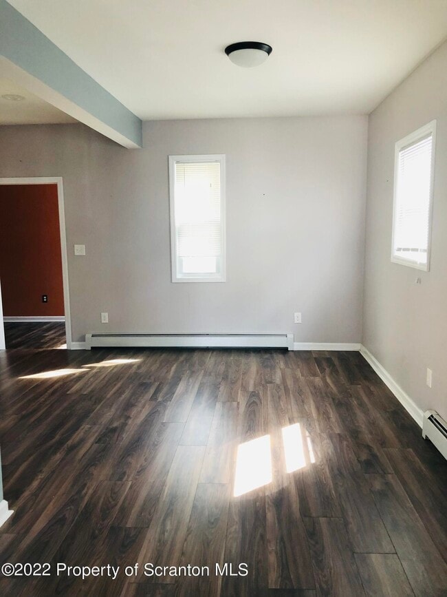 Building Photo - 176 Belmont St