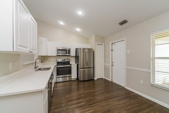 Building Photo - 2740 Settlers Trail