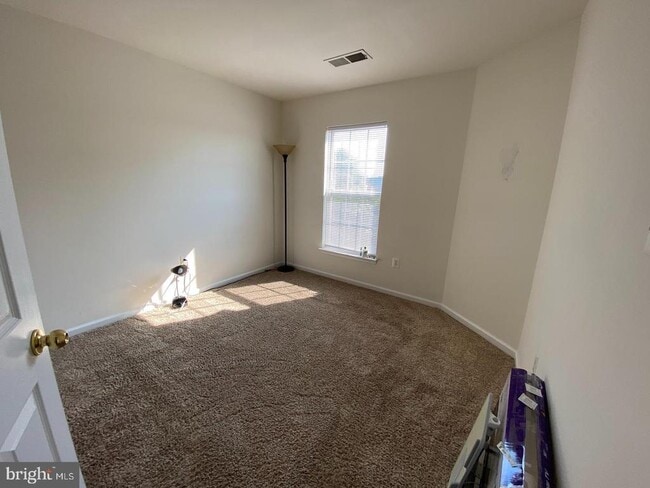 Building Photo - 108 Davidson St