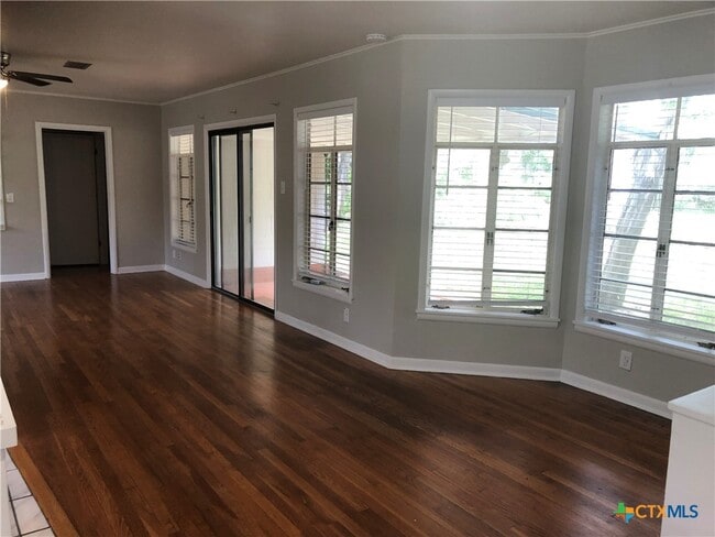 Building Photo - 1175 Canyon Dr