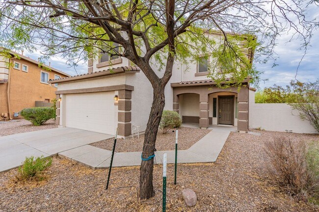 Building Photo - Three Beds & 2.5 Baths - Move Right In!