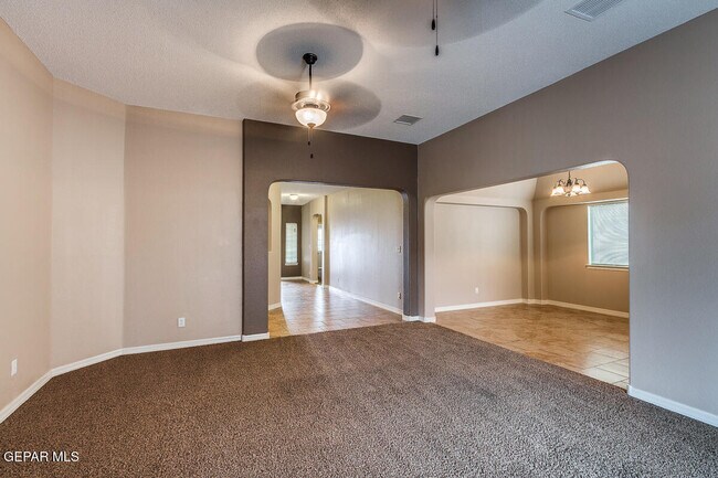 Building Photo - 14340 Apache Point Dr