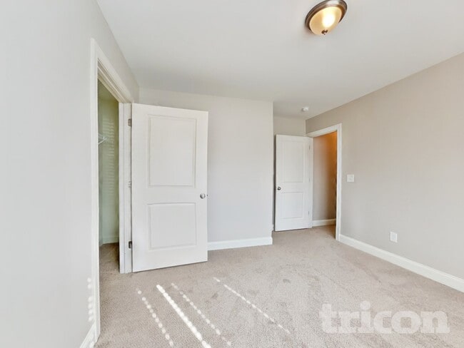 Building Photo - 232 Highcroft Cir