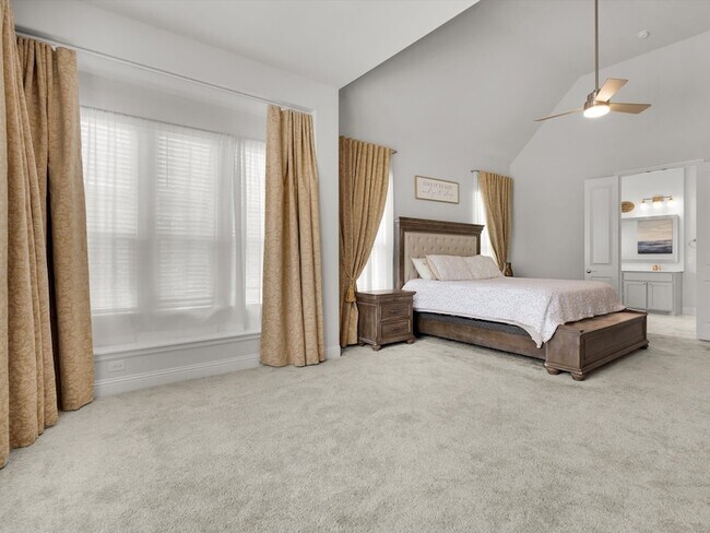 Building Photo - 439 Montrose Dr