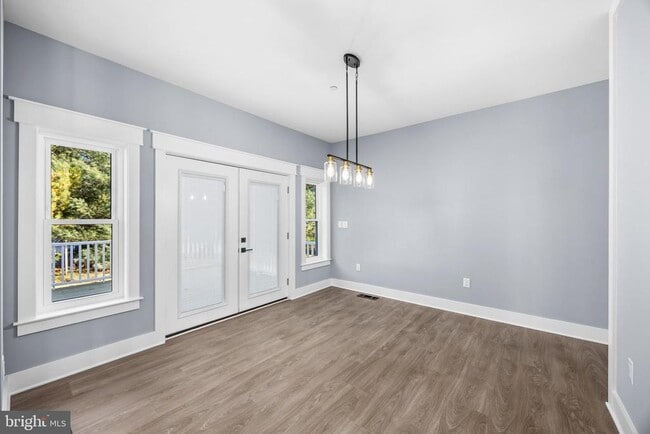 Building Photo - 5692 King Stuart Dr