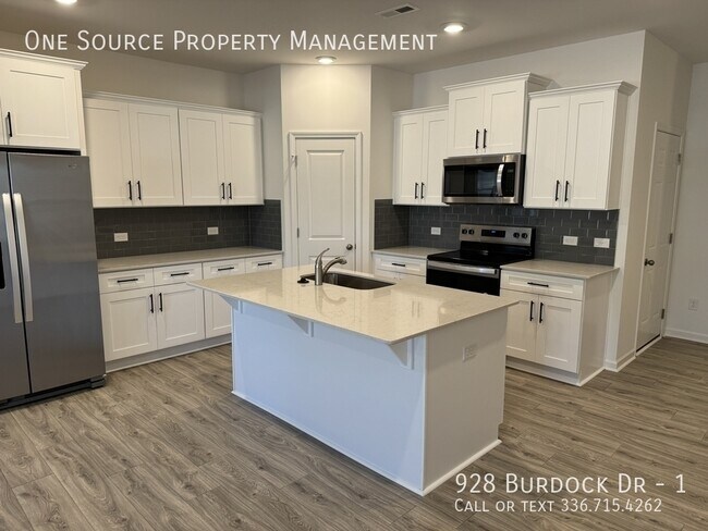 Building Photo - 928 Burdock Dr