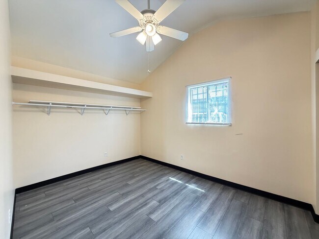 Building Photo - READY TO MOVE IN- MUST SEE - TWO CAR OFF STREET PARKING SPOTS AND UTILITIES PAID
